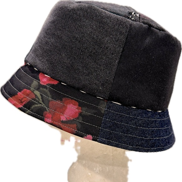 Bucket hat 22in green and black color tones,various brands and fabrics.  unisex